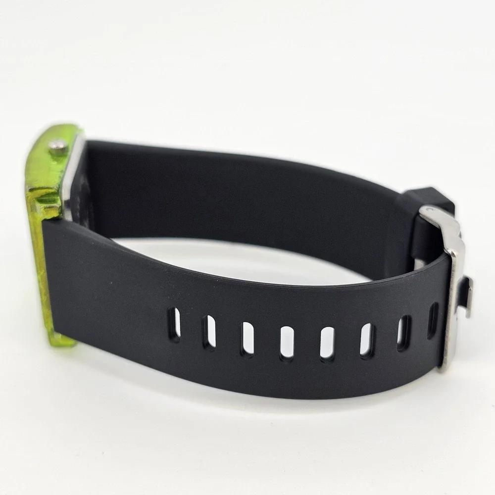 32MM Women's Watch Green‎ Dial New Black Plastic Bands New Battery